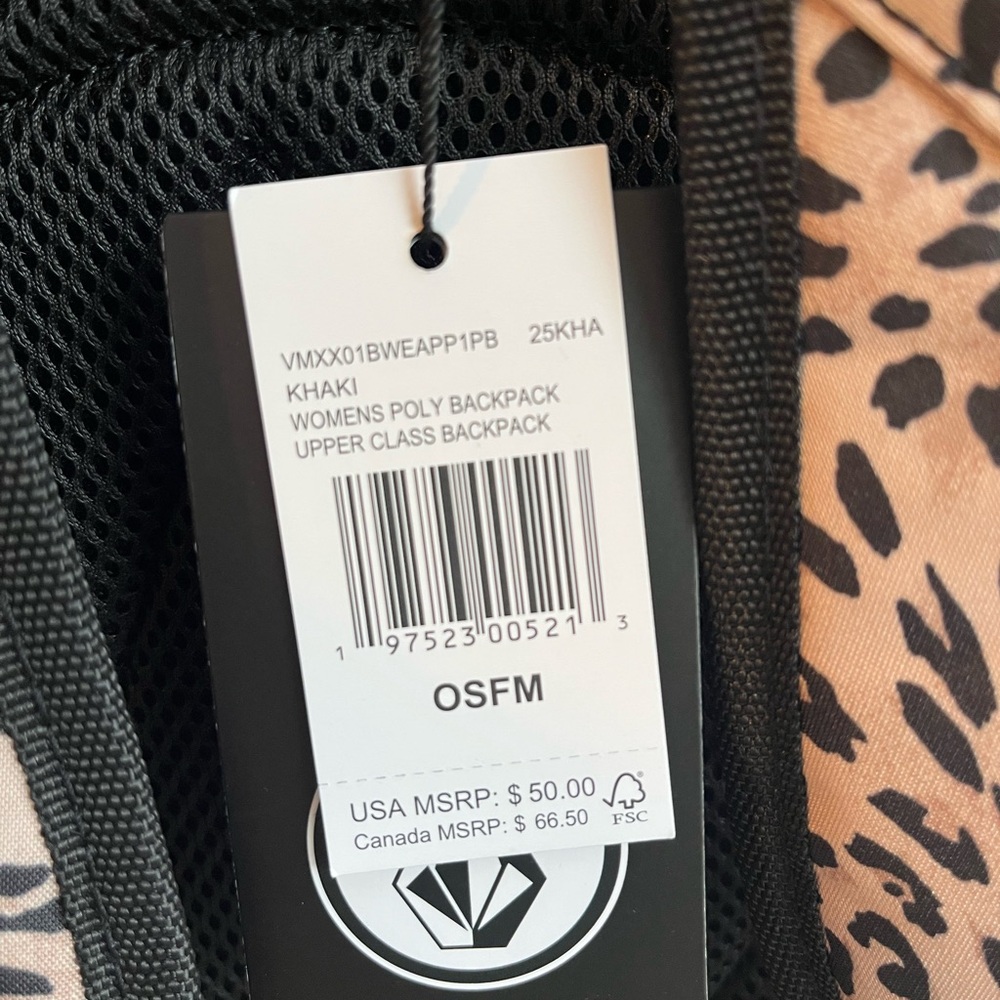 Volcom leopard Patterned Backpack with 3 zippered compartments - Picture 6 of 6